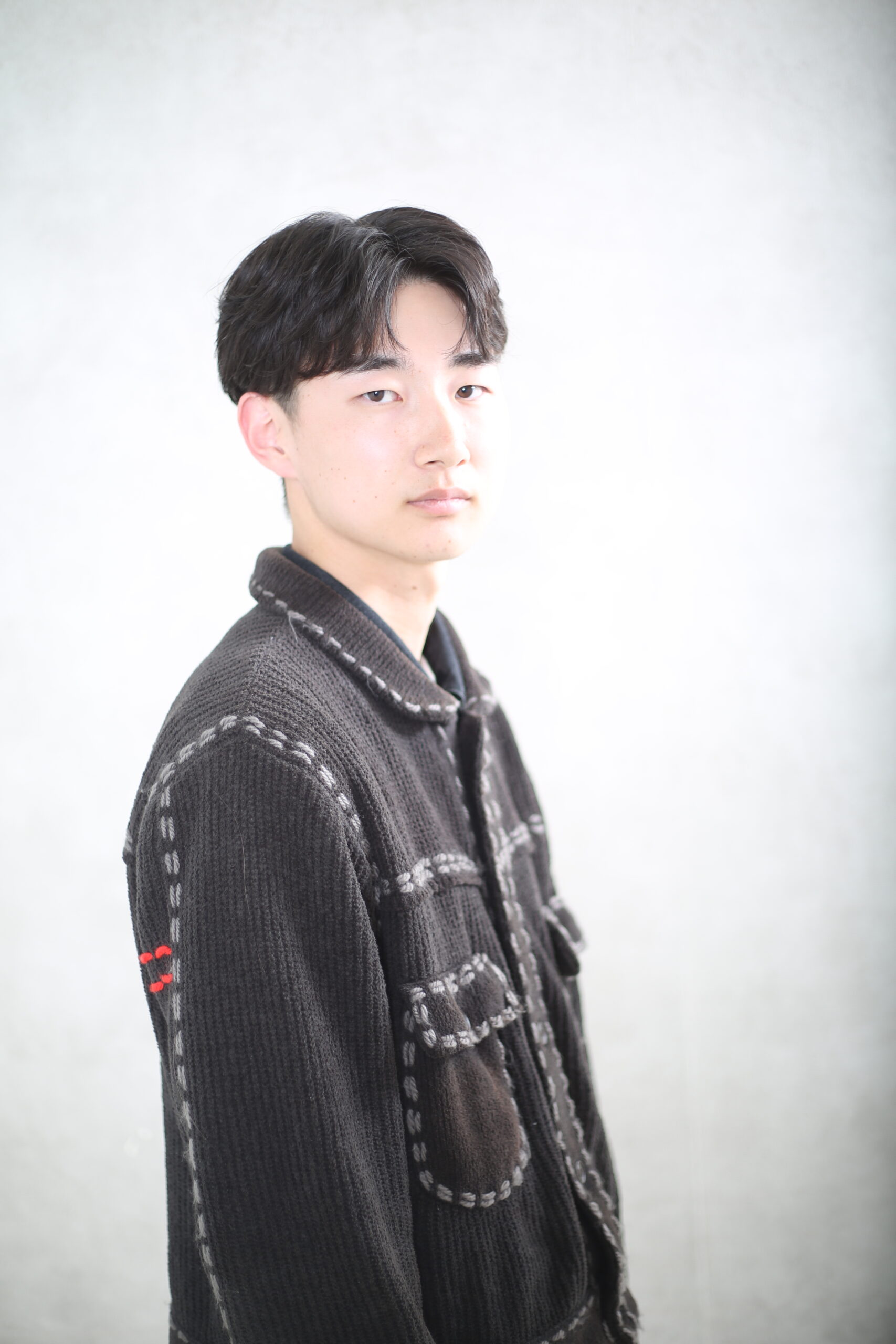 【山形で人気のメンズ韓国ヘア】ナチュラルな毛流れが決め手！黒髪カルマ風マッシュショート