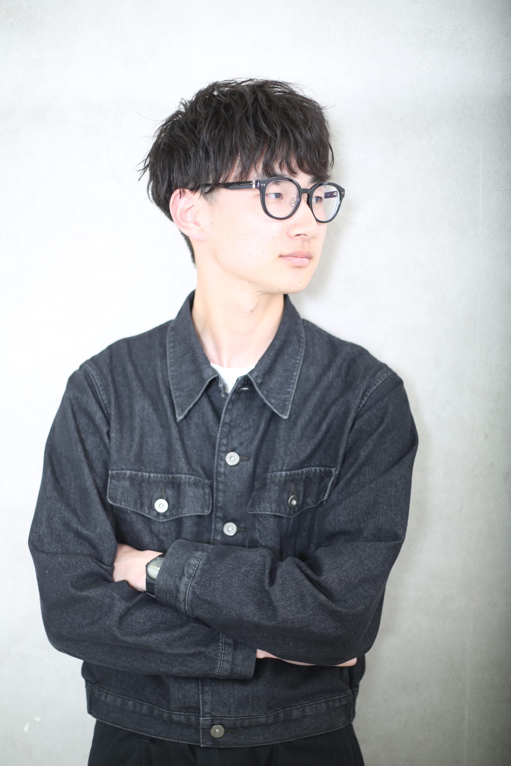 【山形メンズパーマ】無造作な束感がかっこいい！ニュアンスパーマで作る黒髪マッシュ